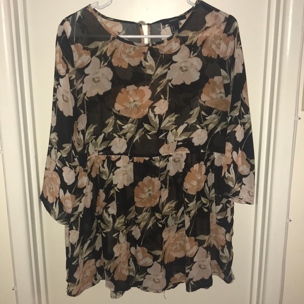 Leigh Weight Flower Top